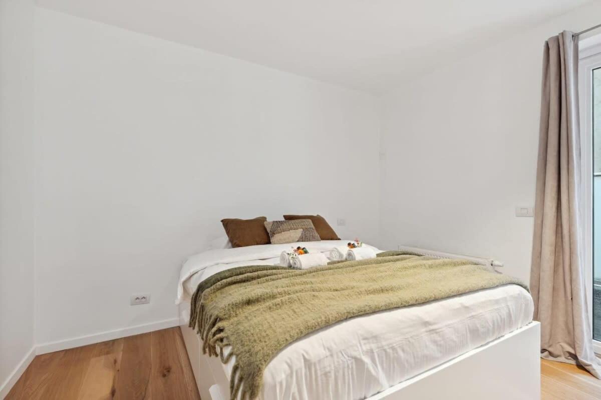 Bright Waterfront Apartment Antwerp Exterior photo